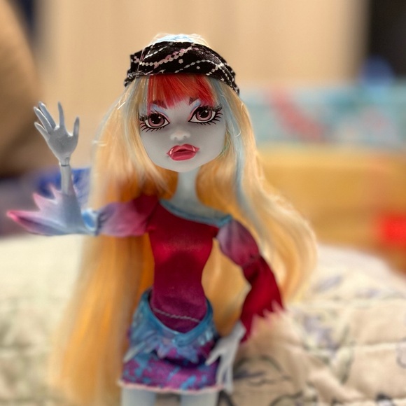 Monster High Music Festival - Abbey Bominable Doll fully clothed Discontinued - Picture 2 of 10